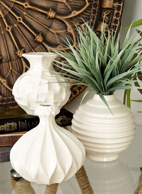 ceramic decorative vases.